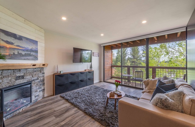 *New* Studio in Tahoe Donner - Amenities galore! ~Sun and Snowpeak