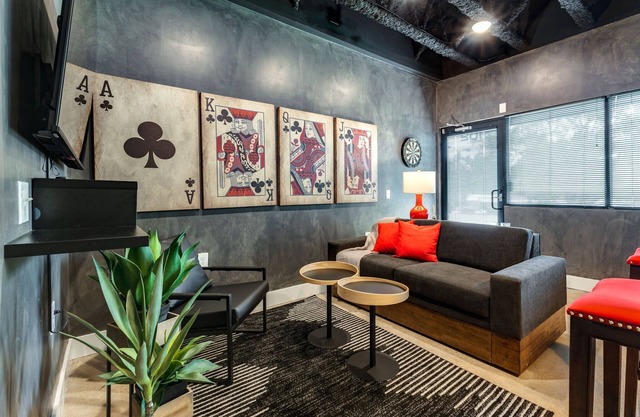 NEW Studio with 2 Beds 7 mins to Broadway