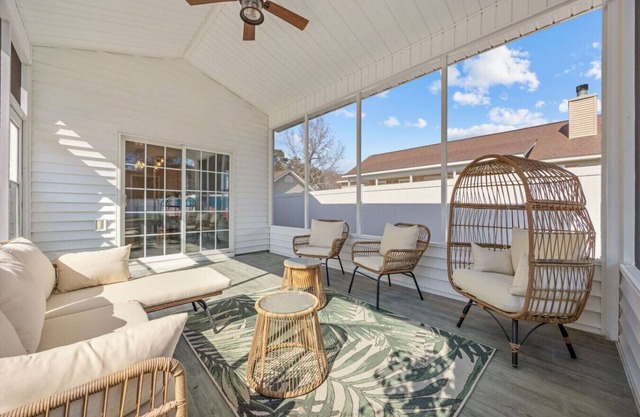 NEW! Stylish 4 BR Home w/Pool & Spa -Pet Friendly