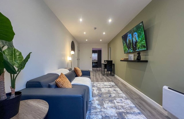 New! Stylish, Modern and Central | Book Now!