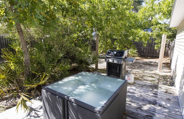 New to Dune Allen Realty! 10-min walk or 2-minute golf cart ride away to beach!