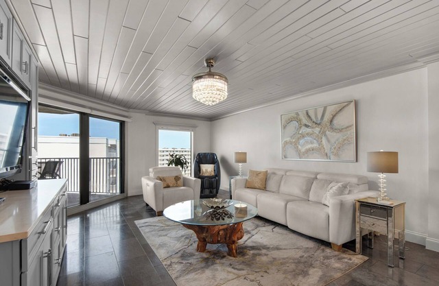 New To Market! Dreamy Luxury Beach Retreat!