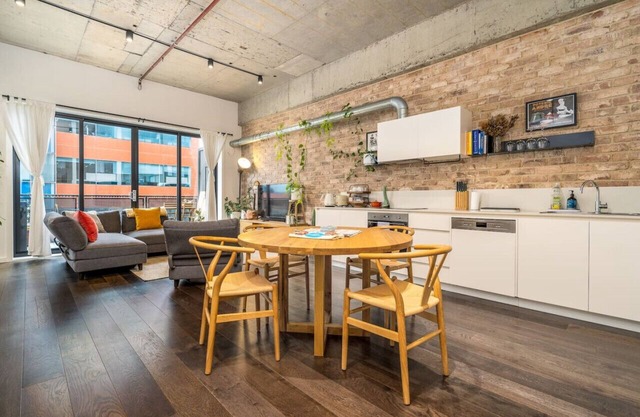 New to VRBO: Cosy Apt 7 Min Drive Away from Canberra Hospital
