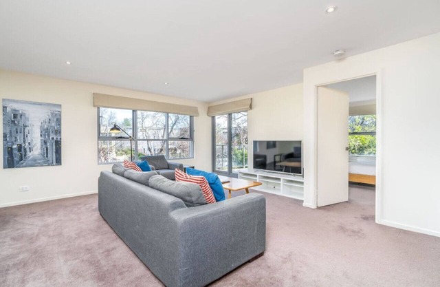 New to VRBO: Modern 2BR 2BA Apartment Close to City & ANU