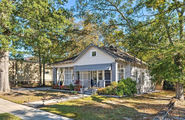 NEW! Updated Historic Home in Dtwn Douglasville!