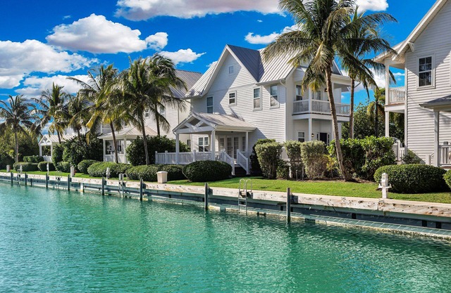 NEW UPDATED Villa- Coral Lagoon 3bed 2.5 bath Luxury Home