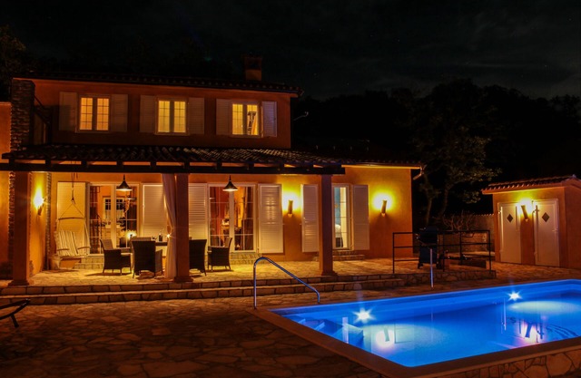 new villa near the sea with heated pool - absolute privacy