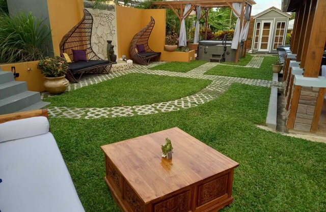 New VRBO VILLA in peaceful Gros Islet with WiFi, Spa tub, Sauna, AC & gym stuff!