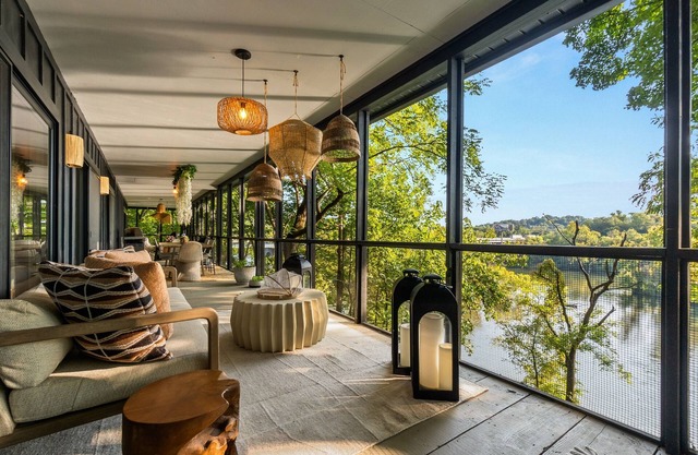 *NEW* Waterfront Treehouse - Sweeping Views on 2.5 Acres