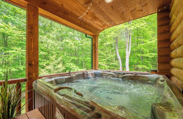 New! Woodsy Hideaway w/Hot Tub & Fire Pit