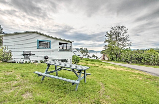 Newfound Lake Studio: BBQ, Fire Pit & Beach Access