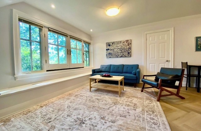 Newly Available 3rd-Floor Suite with Beach & Lake Access