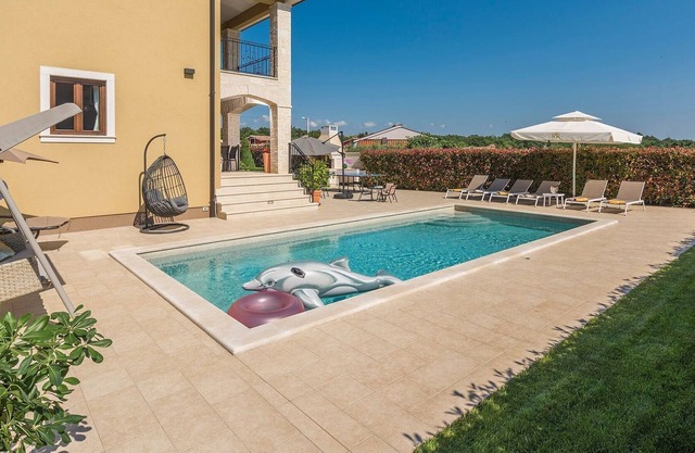 Newly built 4 bedrooms holiday house with pool, fully air-conditioned, garden