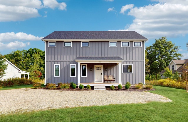 Newly-built home on a grassy lot with washer/dryer & screened deck