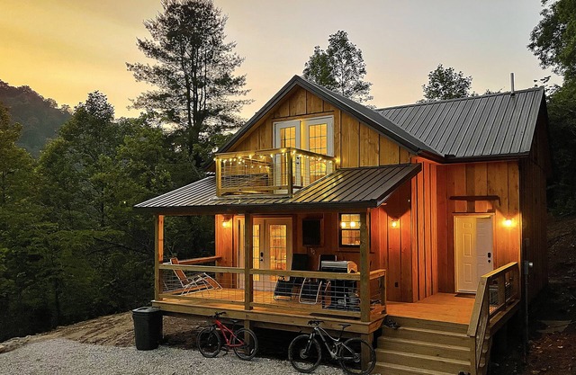 Newly-built See Rocks Vista Cabin