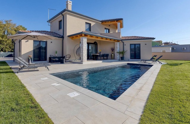 Newly built Villa for up to 6 people with private pool near Porec
