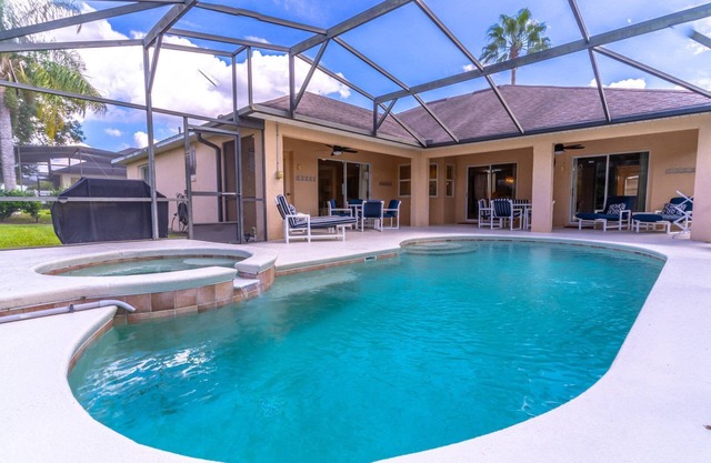 Newly listed single story private pool home in Tuscan Ridge