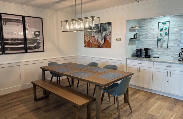 🌴 Newly Remodeled Gulf-Front Condo 🌊 | Sleeps 8 | Stunning Views