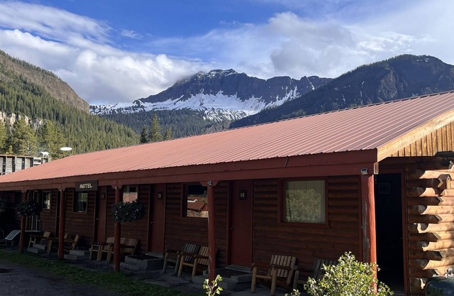 Newly Remodeled Motel Room with 1 Queen Bed, Bathroom with shower. Mini Fridge, Coffee Maker. Situated close to the General Store in Silver Gate, MT