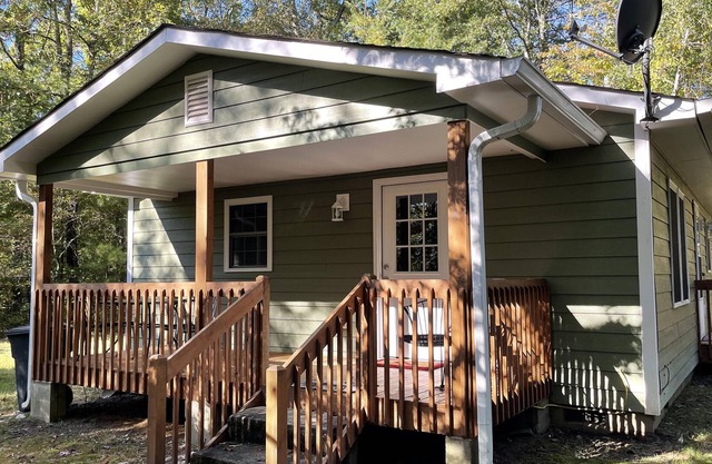 Newly Remodeled, Private Cottage Near Hiking and Waterfalls