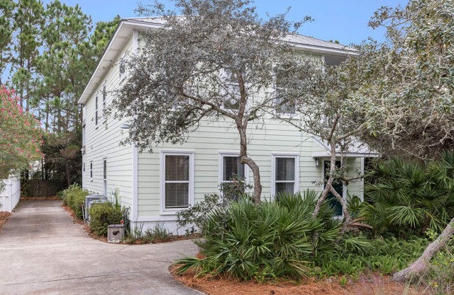 Newly Renovated! Bring Your Big Dogs! Beach Chairs!