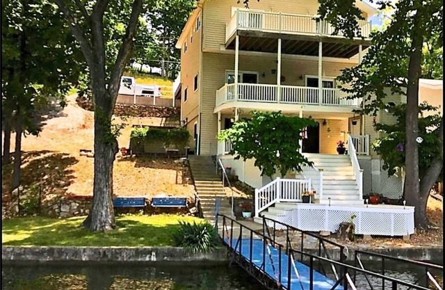 Newly renovated 1st flr kitchen, dining-living area, 2nd flr bedrooms, and bath.