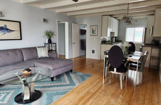 Newly Renovated 2 Bed 2 Bath Condo, Steps To Bay And Ocean!