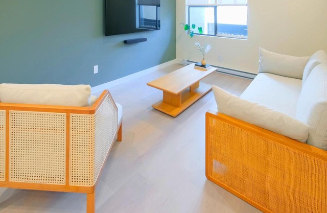Newly Renovated 2 Bedroom Condo in Japantown! Near Railtown & Gastown!