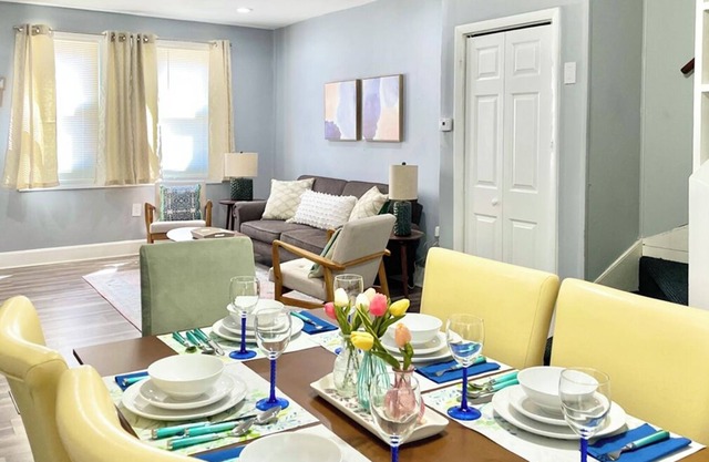 Newly Renovated 3BR Townhouse near Sesame Place