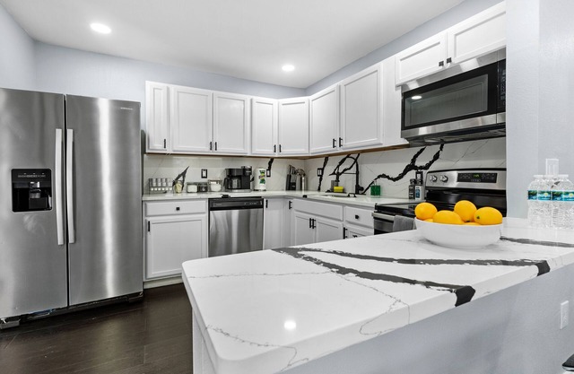 Newly renovated home in Tampa short distance from amazing entertainment and food