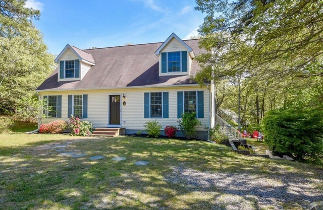 Newly Renovated Modern Pond Access!