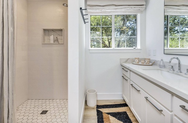 Newly Renovated Prime Location Calistoga, Napa Home with 360 views