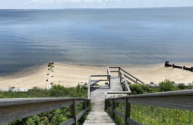 Newly Renovated Waterfront House w/Private Beach