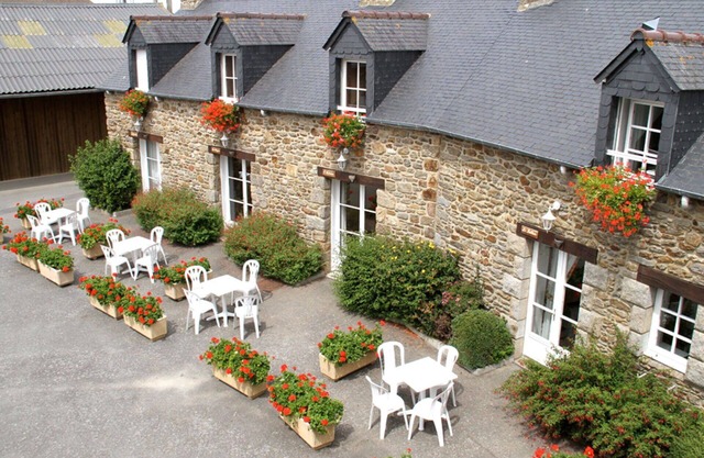Nice apartment for 4 people with pool, WIFI, TV, terrace and parking