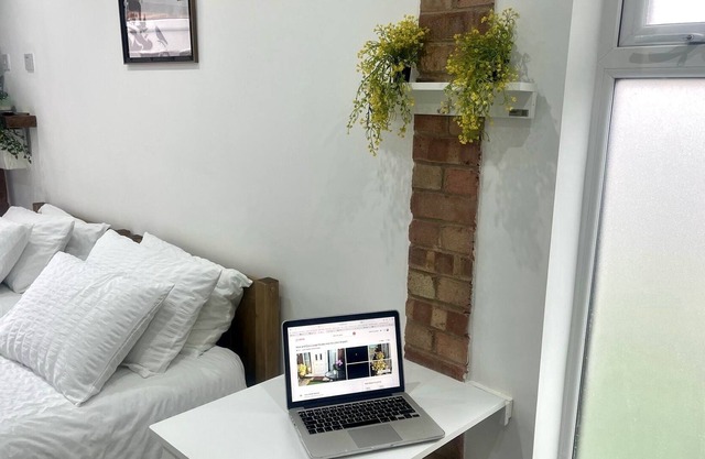 Nice and Cosy Large Studio Near Luton Airport