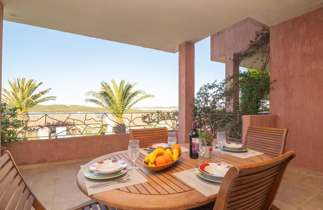 Nice apartment for 4 people with A/C, WIFI, pool, terrace, pets allowed and parking
