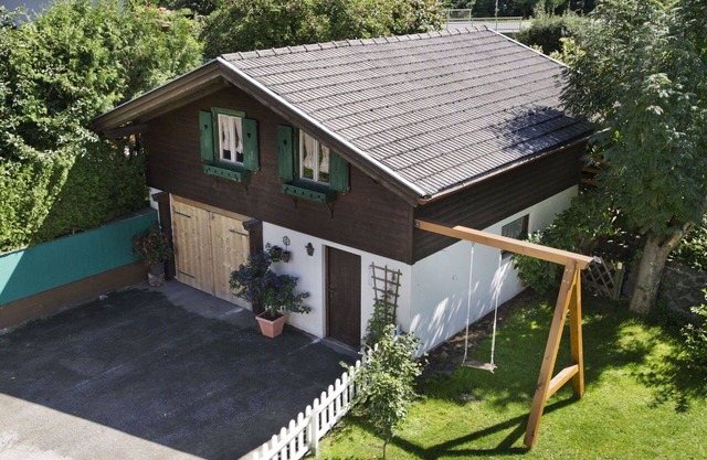 Nice apartment in villa for 8 guests with WIFI, TV, patio and pets allowed