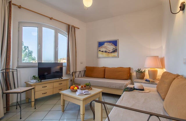 Nice apartment for 4 people with WIFI, A/C, pool, TV, terrace and pets allowed