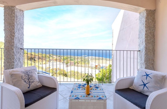 Nice apartment for 4 guests with pool, A/C, TV and patio