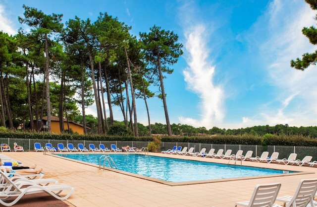 Nice apartment for 6 people with pool, WIFI, TV, terrace and pets allowed