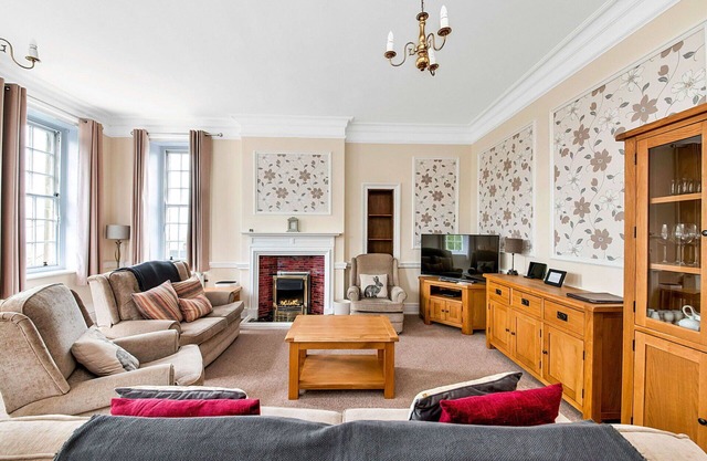 Nice apartment for 6 guests with WIFI, hot tub, pool and terrace