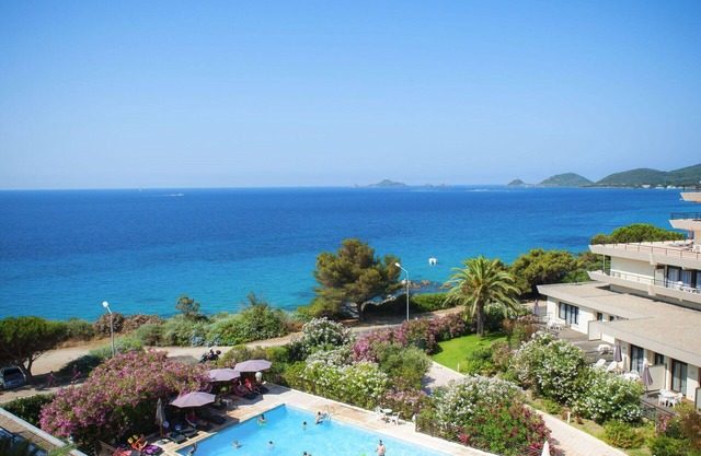 Nice apartment for 2 guests with A/C, WIFI, pool, TV, terrace and pets allowed