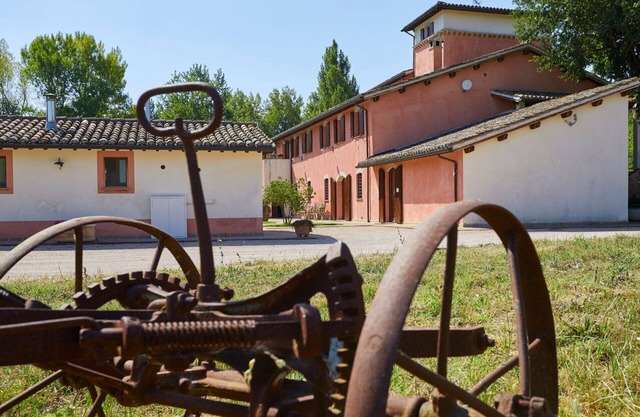 Nice apartment for 4 people with pool, WIFI, TV, pets allowed and parking, close to Spoleto