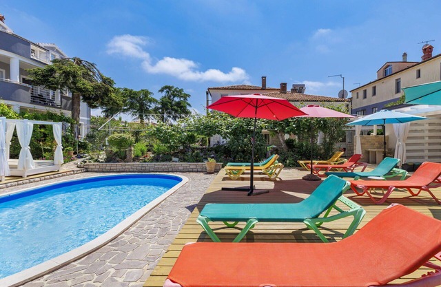 Nice apartment for 5 people with WIFI, pool, A/C, TV and terrace