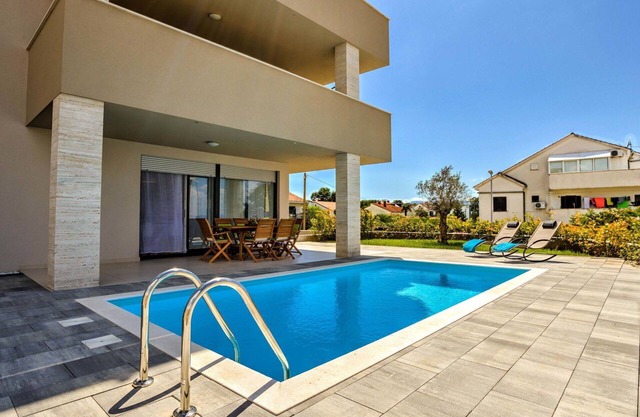 Nice apartment for 6 guests with private pool, A/C, WIFI, TV and terrace