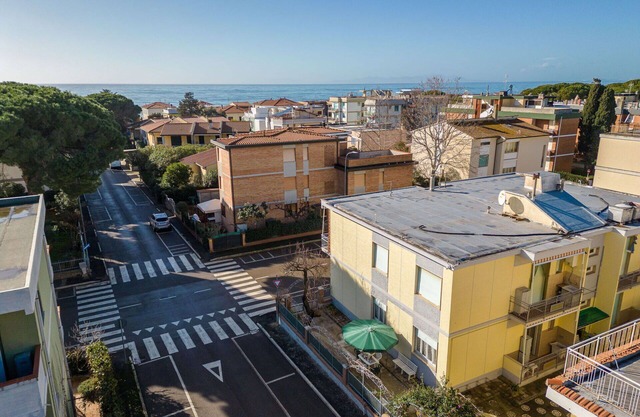 Nice apartment for 6 guests with WIFI, TV, patio and parking