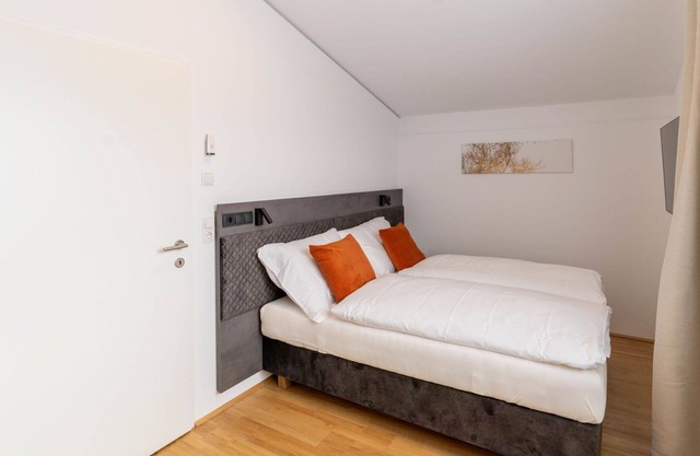 Nice apartment for 6 people with WIFI, TV, patio and parking