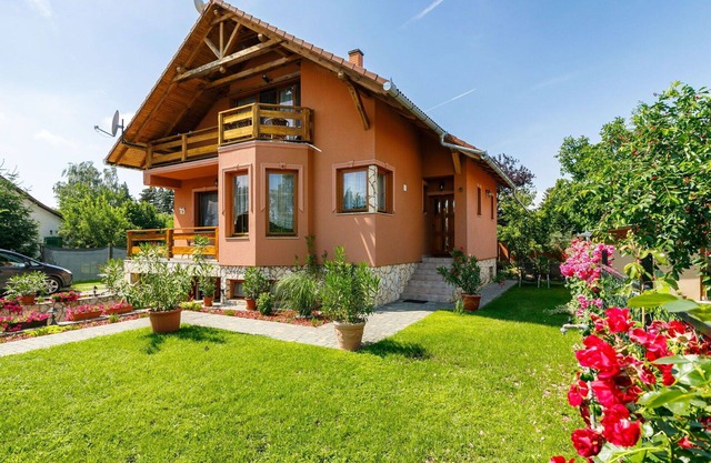 Nice apartment for 6 people with A/C, WIFI, TV, patio and parking