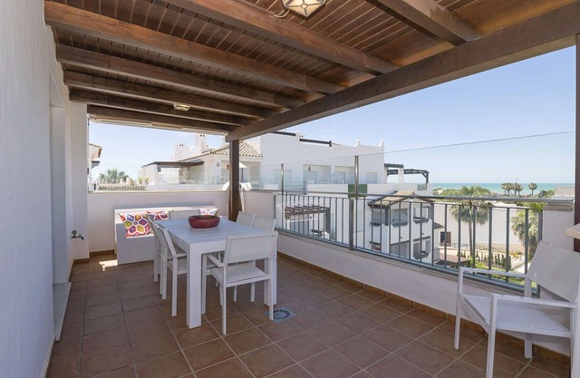 Nice apartment for 6 people with WIFI, A/C, pool, TV and terrace