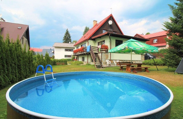Nice apartment for 8 people with WIFI, pool, TV and parking